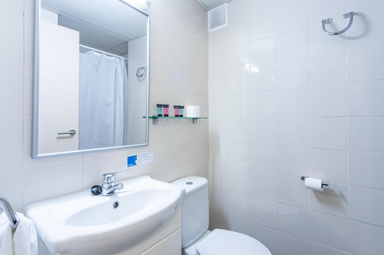 Residencia Universitaria Resa Giner De Los Rios Alcala de Henares Ngoại thất bức ảnh