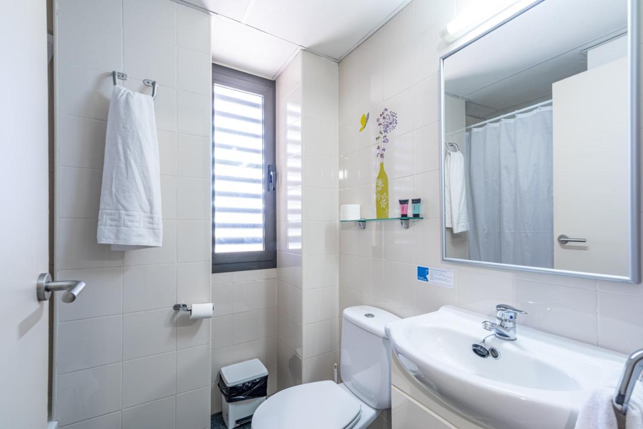 Residencia Universitaria Resa Giner De Los Rios Alcala de Henares Ngoại thất bức ảnh