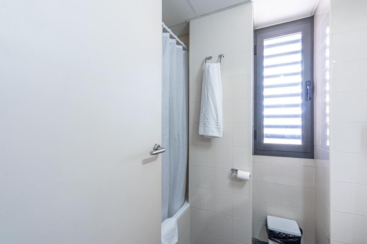 Residencia Universitaria Resa Giner De Los Rios Alcala de Henares Ngoại thất bức ảnh