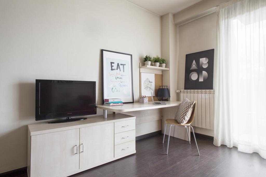 Residencia Universitaria Resa Giner De Los Rios Alcala de Henares Ngoại thất bức ảnh