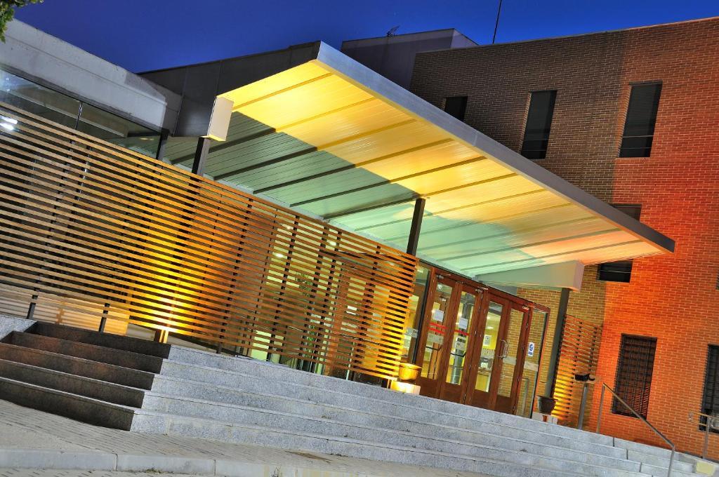 Residencia Universitaria Resa Giner De Los Rios Alcala de Henares Ngoại thất bức ảnh