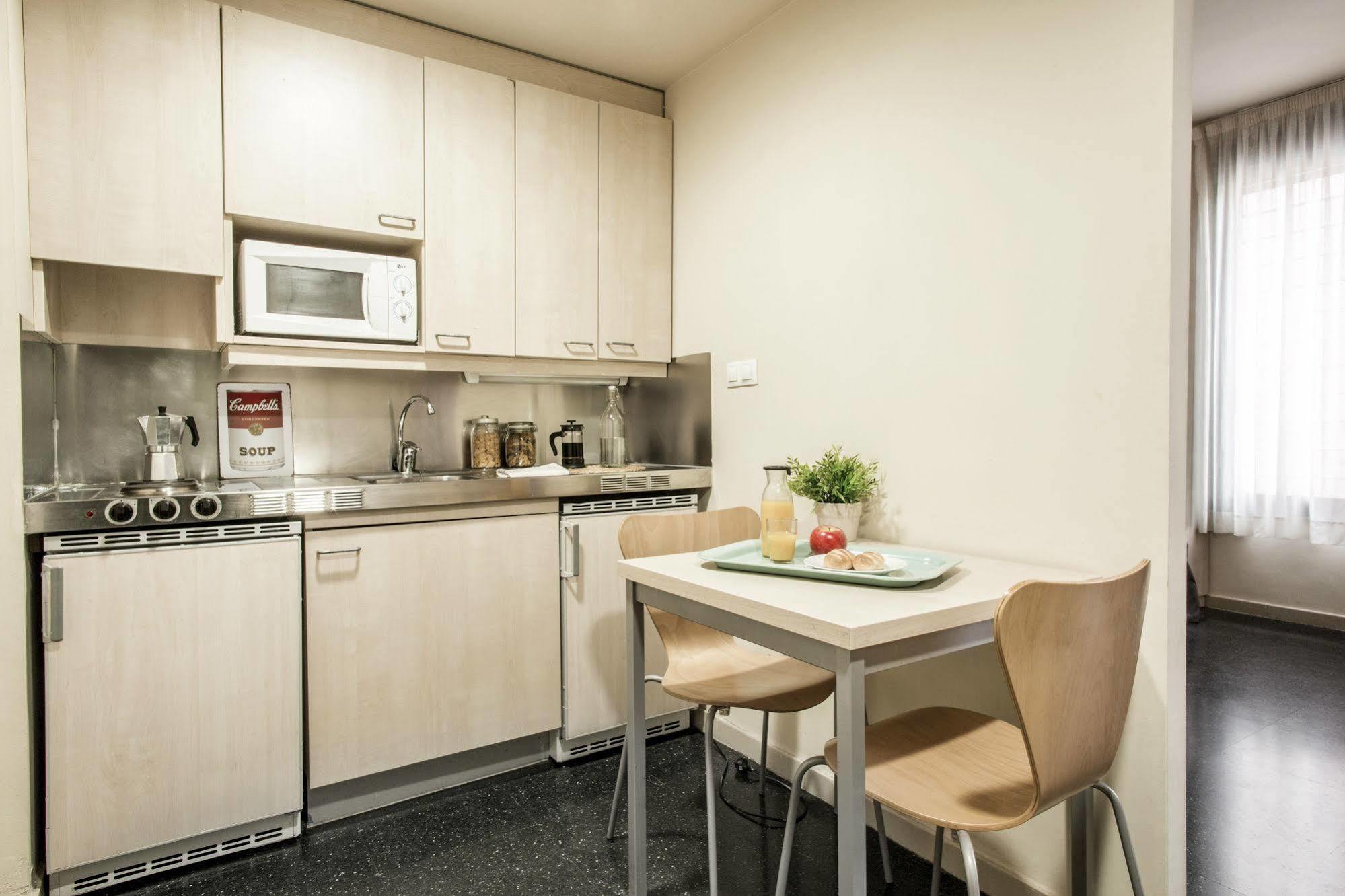 Residencia Universitaria Resa Giner De Los Rios Alcala de Henares Ngoại thất bức ảnh